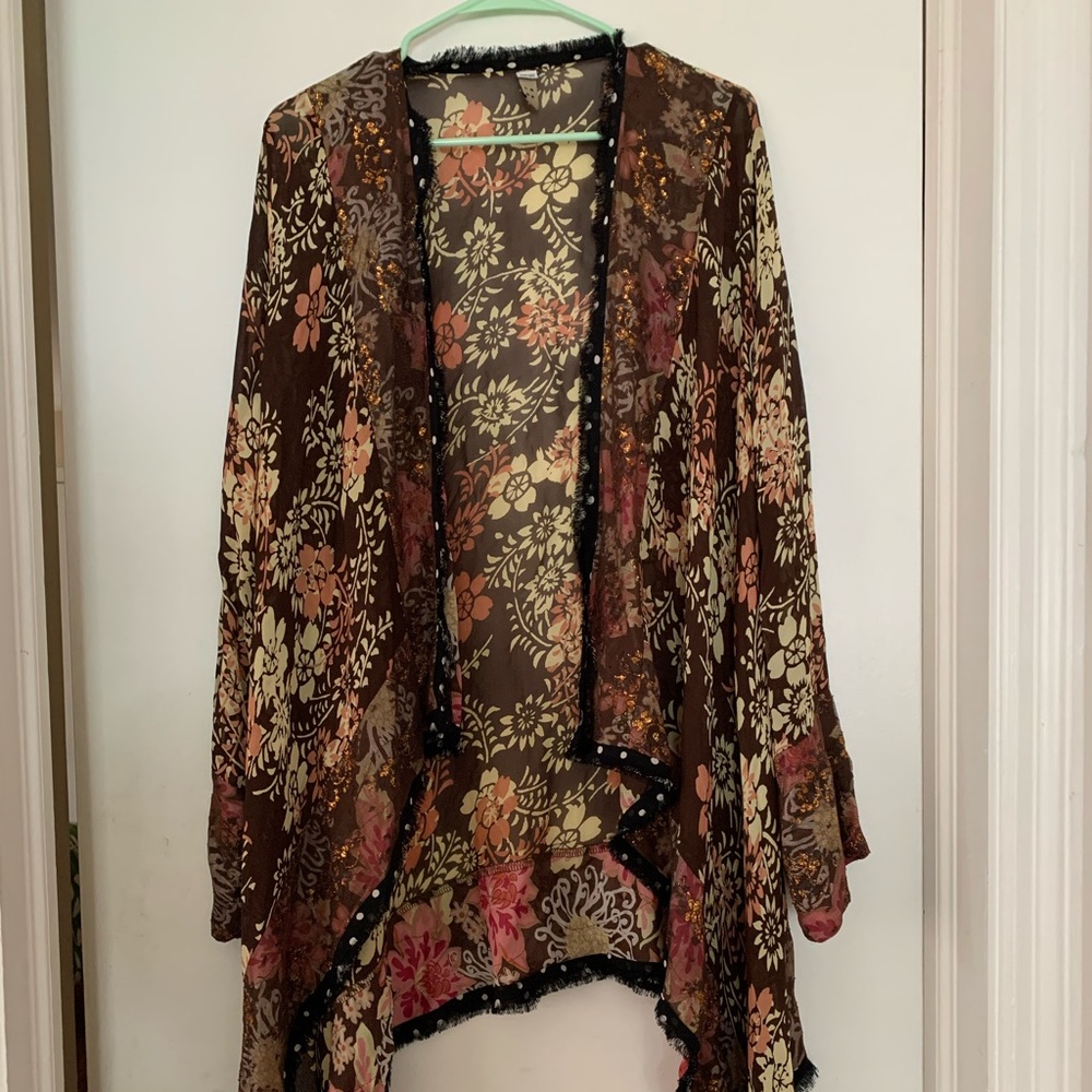 Gorgeous brown floral kimono